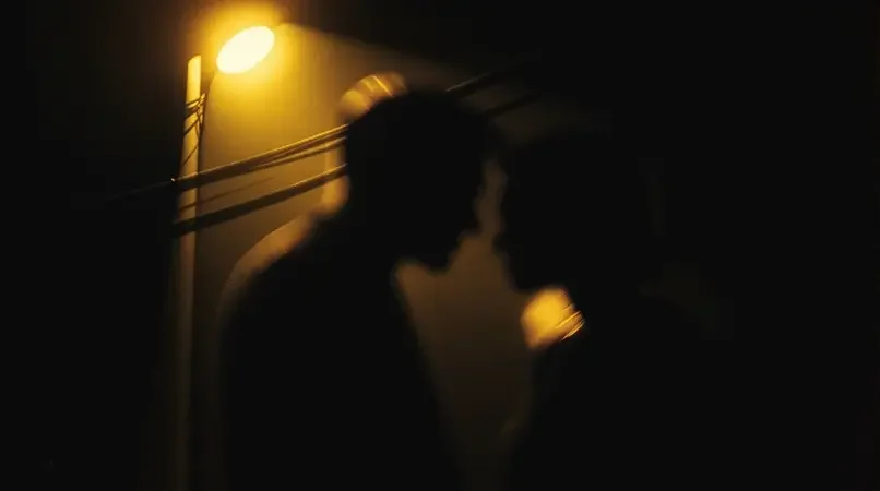 深夜官宣：顶流艺人恋情曝光，每日大赛网页版独家还原时间线 - 拼图推荐